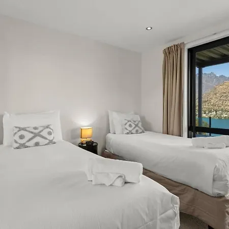 4 Bedroom Stunning Modern Family Home Queenstown Exterior photo