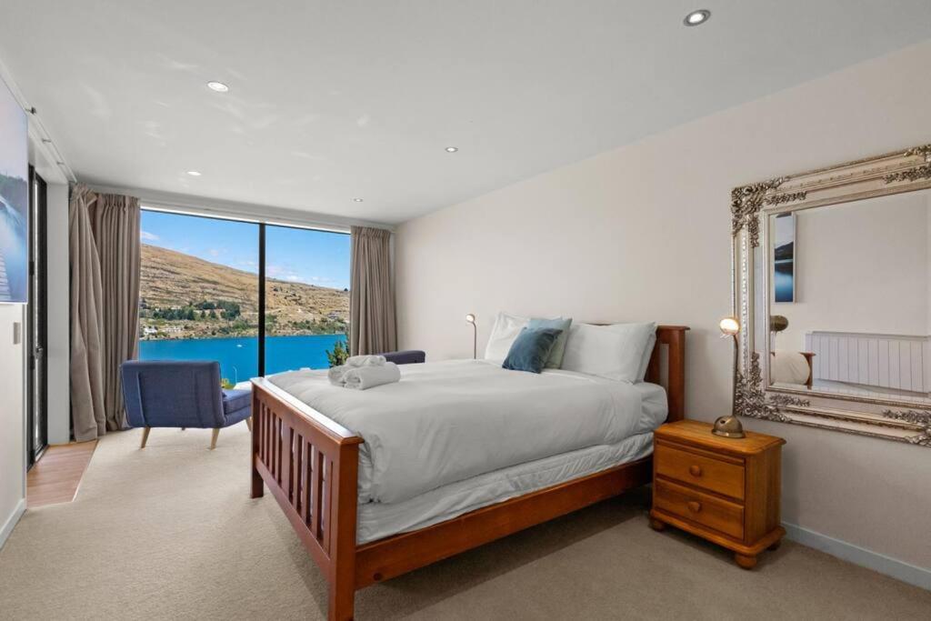 4 Bedroom Stunning Modern Family