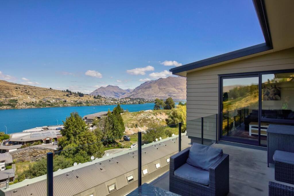 4 Bedroom Stunning Modern Family Queenstown